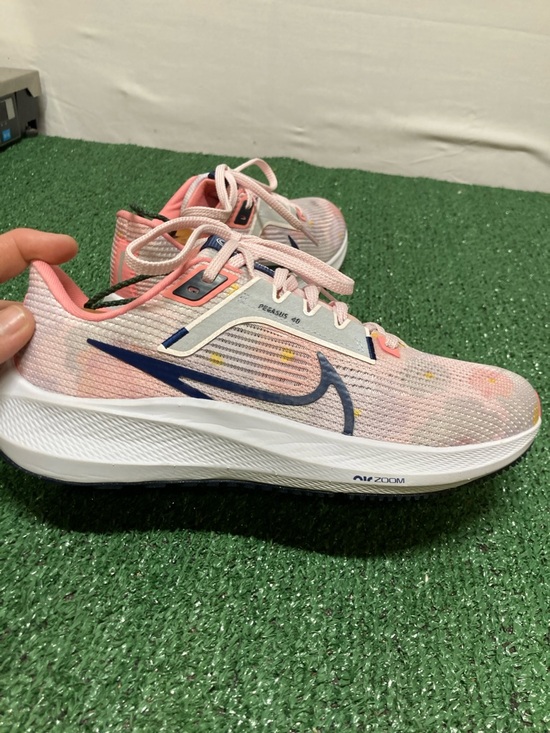 Nike Women's Air Zoom Pegasus 40 size 8 (OKPM-04-002) - Picture 4 of 11